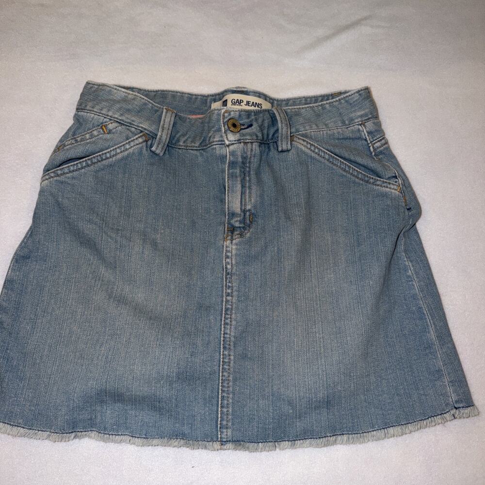 Gap jeans Denim women stretch mini Frayed Edge skirt size 4
